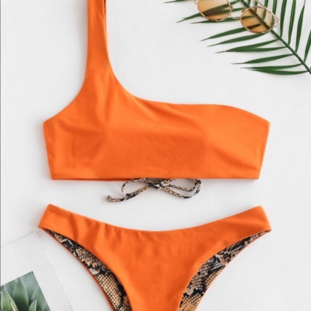 Snakeskin bikini - Picture 2 of 6